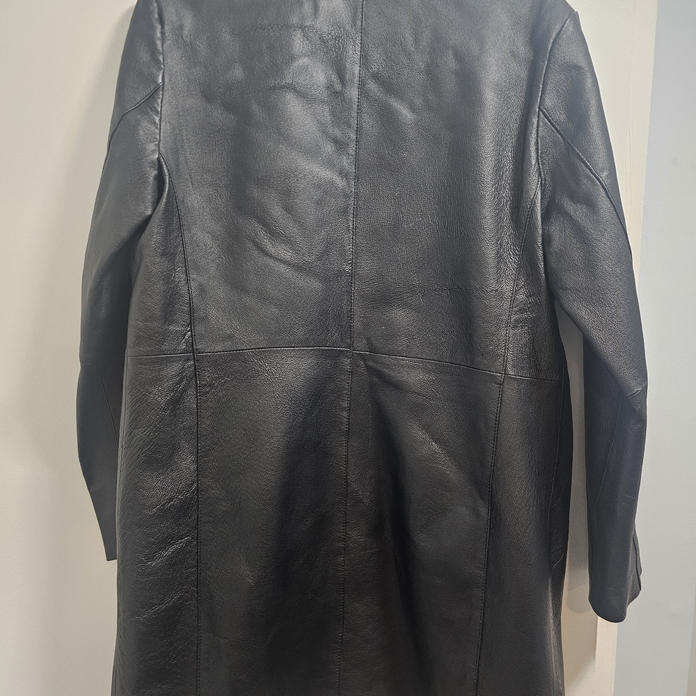 Sleek Black Leather Coat for Women - Picture 3 of 3